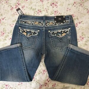 Miss Me Signature Cuffed Capri Jeans